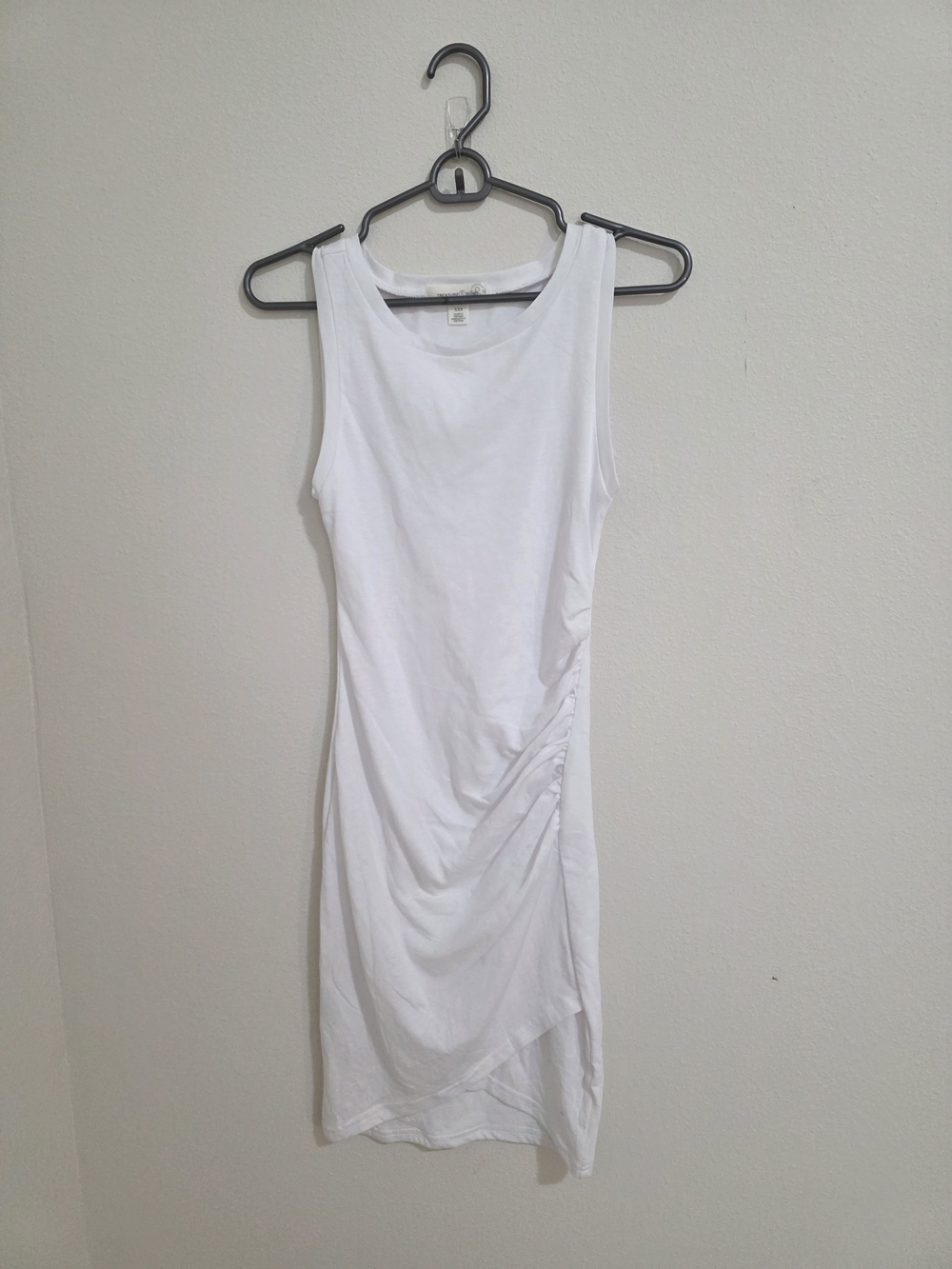 Treasure & Bond White Sleeveless Ruched Midi Dress